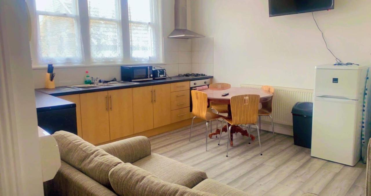Entire Two Double Bedrooms Flat N4 Great Yarmouth Bagian luar foto